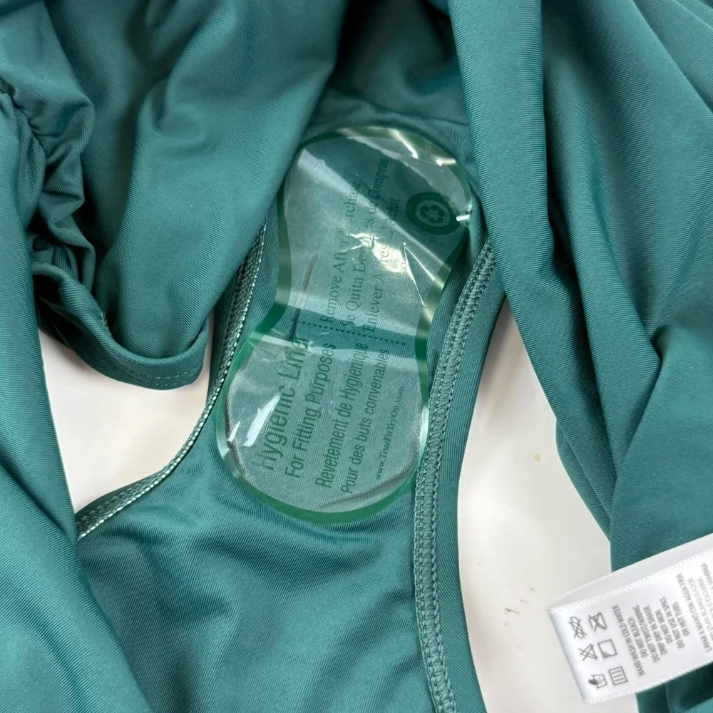 Coco Reef nwt green bottom